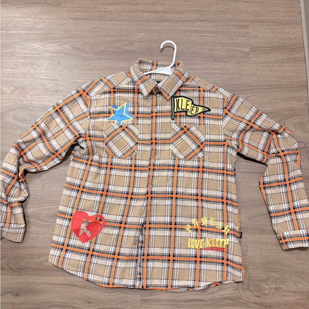 "Elevate Your Style: Kleep Flannel – Bold Comfort for the Urban Explorer!"